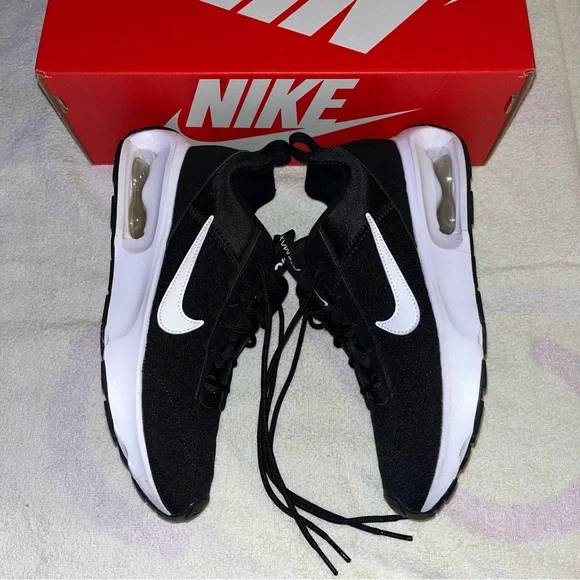 Nike Air Max INTRLK Lite - size 8 - like new! - Picture 3 of 6